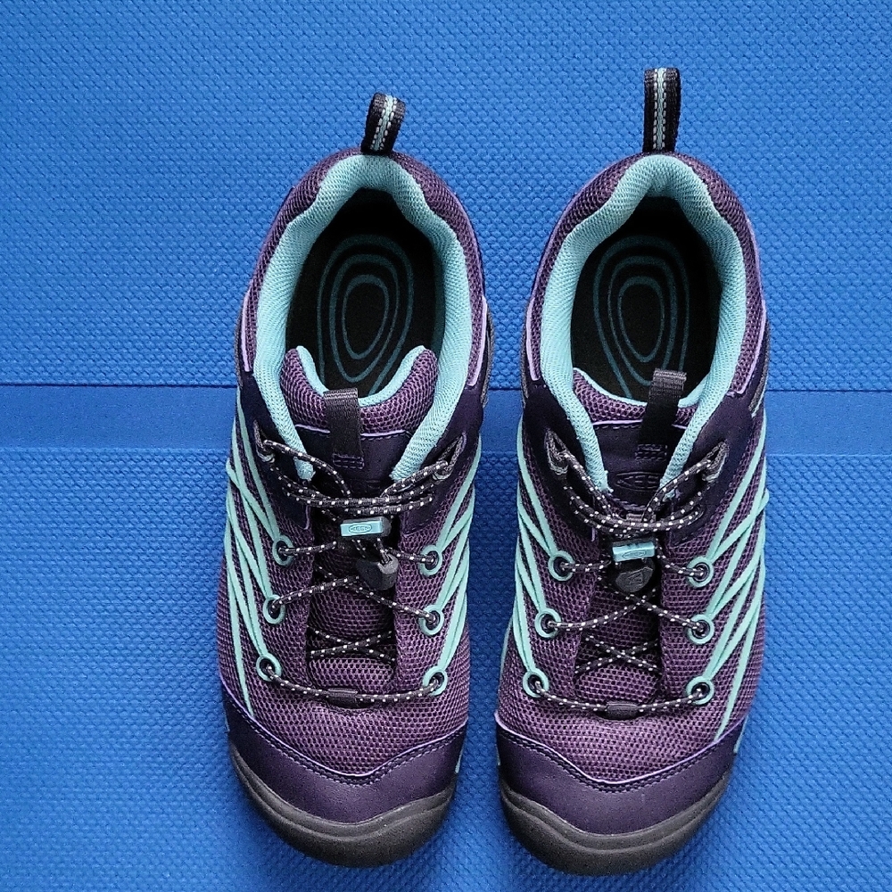 Keen Kids Waterproof Sneakers in Purple and Teal (Women's Size 6)